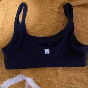 Vuori Daily Bra Sz- Medium- black- like new